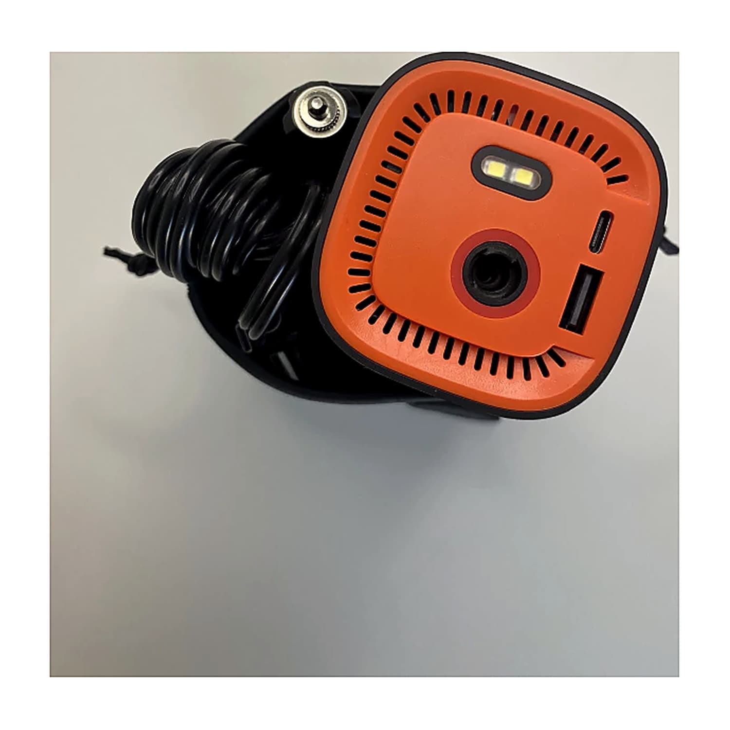 NW01 - Inflador y Compresor de Aire Portátil Inalámbrico, Linterna y Power Bank