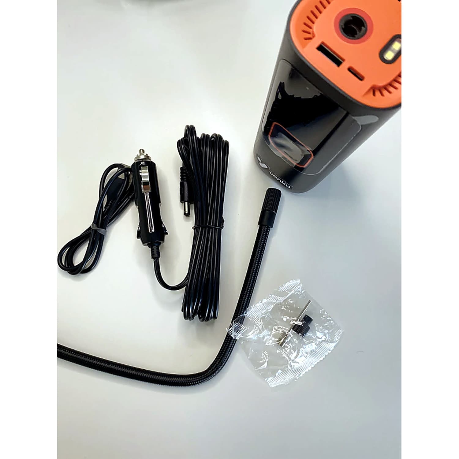 NW01 - Inflador y Compresor de Aire Portátil Inalámbrico, Linterna y Power Bank