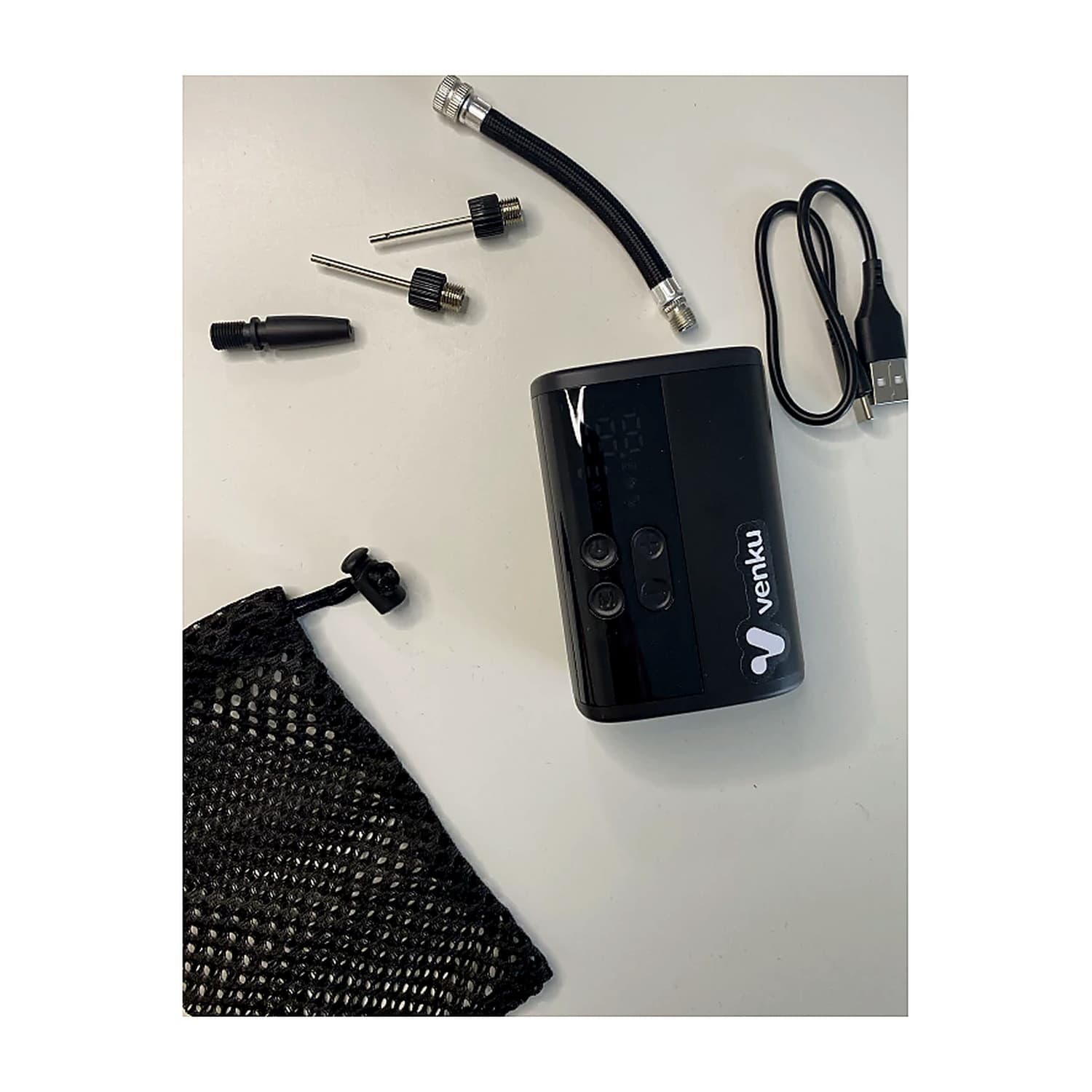 P101 - Mini Inflador Portátil Recargable Luz Led, Powerbank para PELOTAS